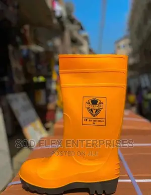 Safety Rain Boot With Iron