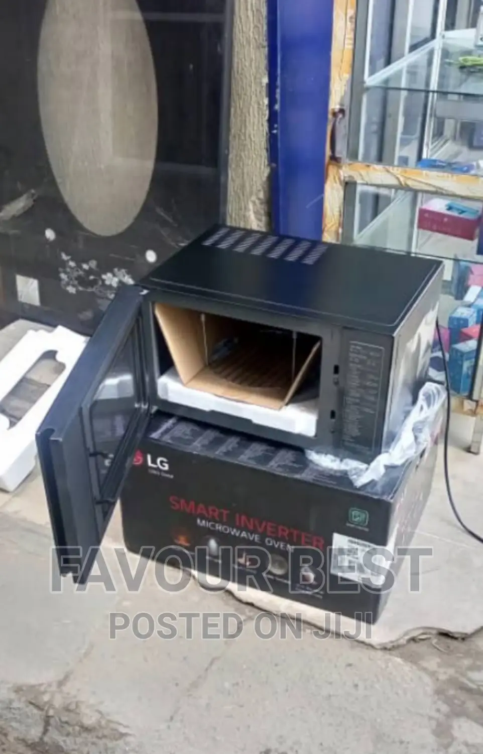 Original LG 42L Digital Smart Inverter Microwaves Oven in Ojo Kitchen