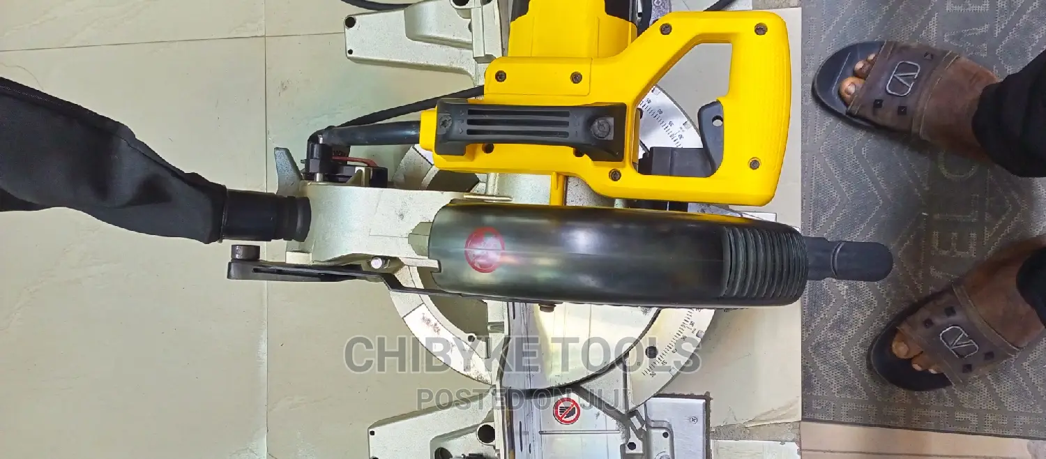 10" (250mm) Dewalt Miter Saw Machine