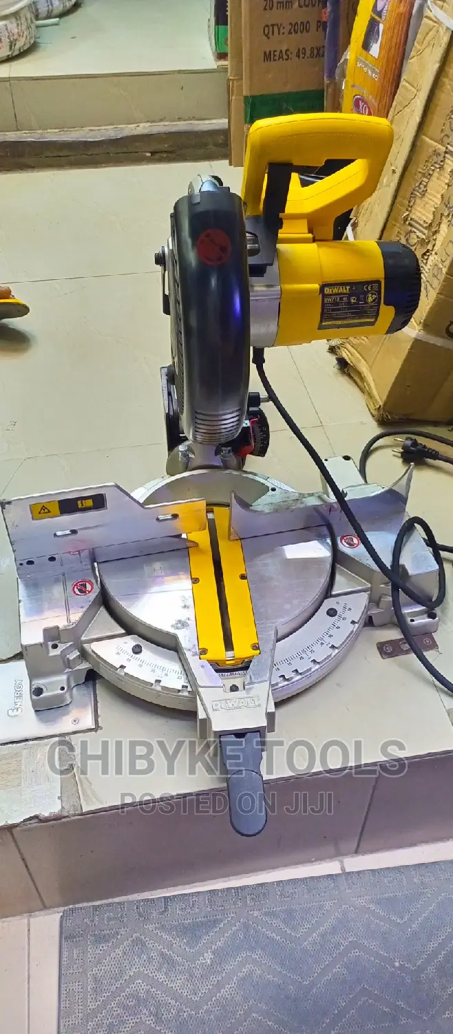 10" (250mm) Dewalt Miter Saw Machine