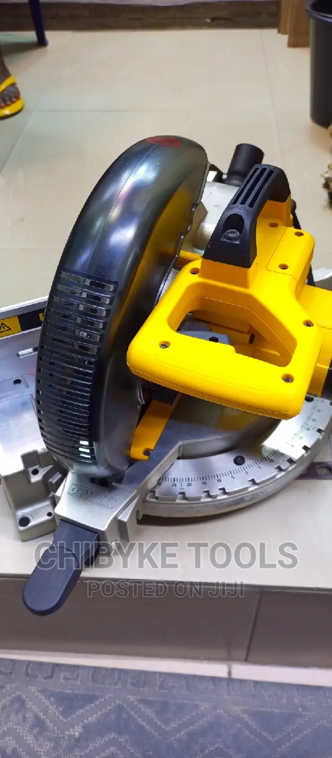 10" (250mm) Dewalt Miter Saw Machine