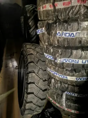 9.00-20 RIDAN Solid Tyre