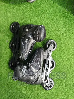Adult Skate Shoe