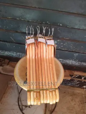 Quality Cloth Hanger With Peg Under