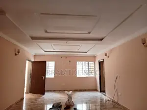 3bdrm Block of Flats in Wuye for rent