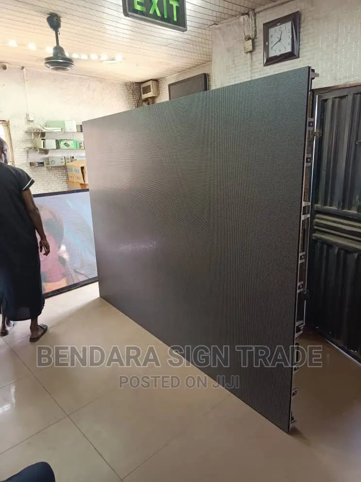 8ft by 6ft Cabinet Video Screen