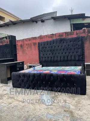 Upshotery Bedframe
