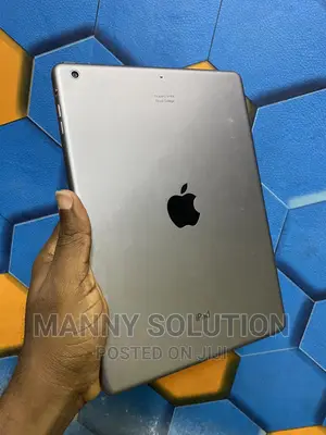 Apple iPad Air 32 GB Gray