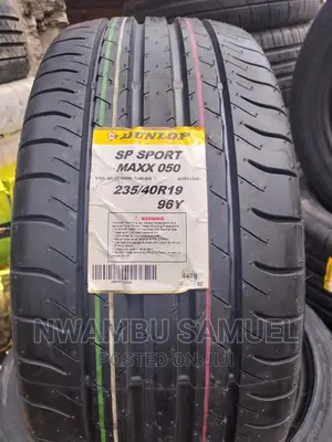 235/40r19 Dunlop Tyre