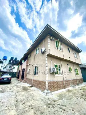 2bdrm Block of Flats in Queens Parks Off, Port-Harcourt for sale