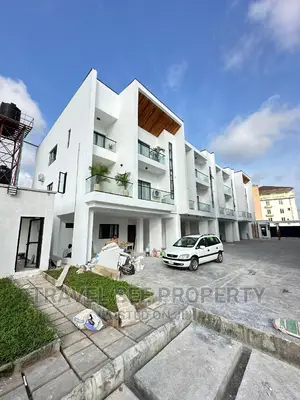 Furnished 10bdrm Duplex in Private Estate Lekki for sale