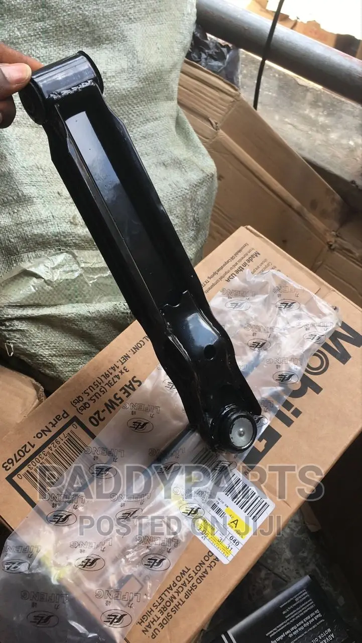Suzuki Alto Lower Control Arm in Lagos Island (Eko) Vehicle Parts