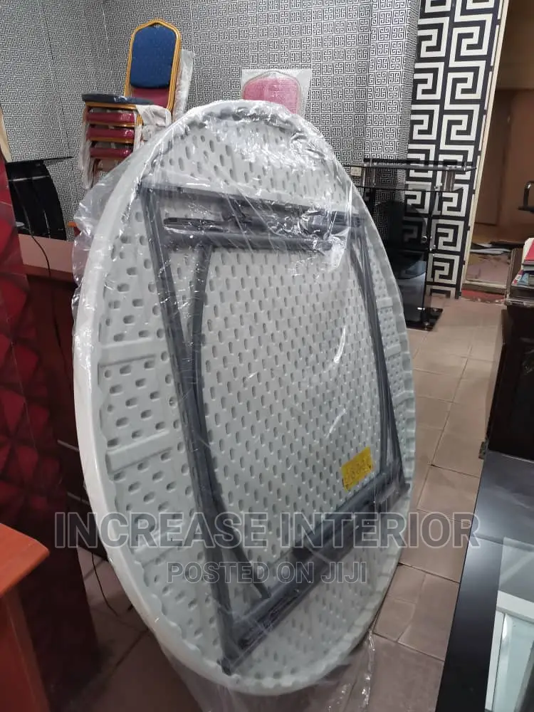 Quality Imported Foldable Plastic Round Table
