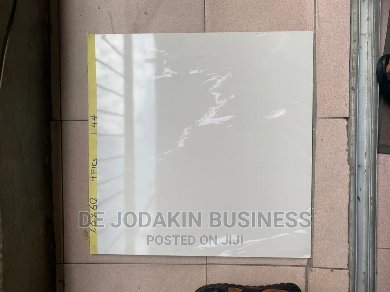 60x60 Floor Tile 021