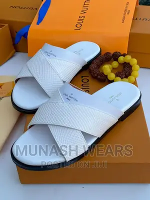 Quality Louis Vuitton Slipers