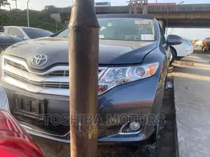 Toyota Venza V6 AWD 2011 Gray