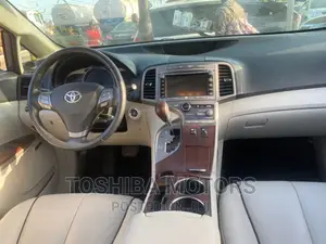 Toyota Venza V6 AWD 2011 Gray