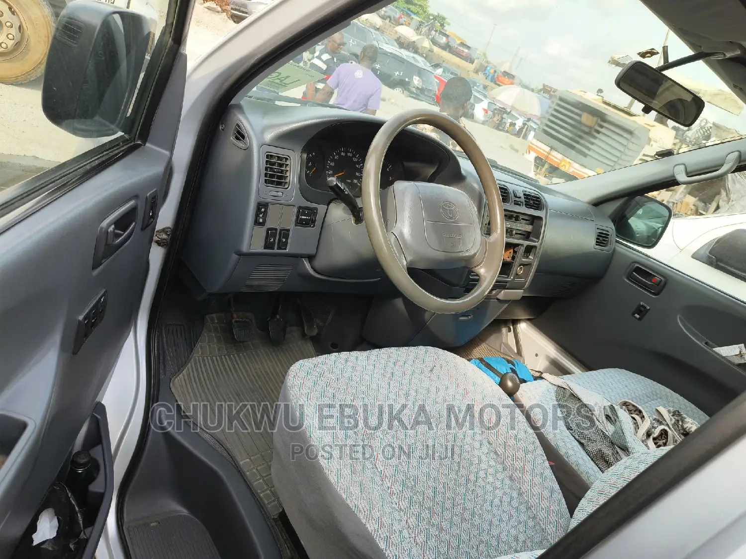 Toyota HiAce 2004 Silver