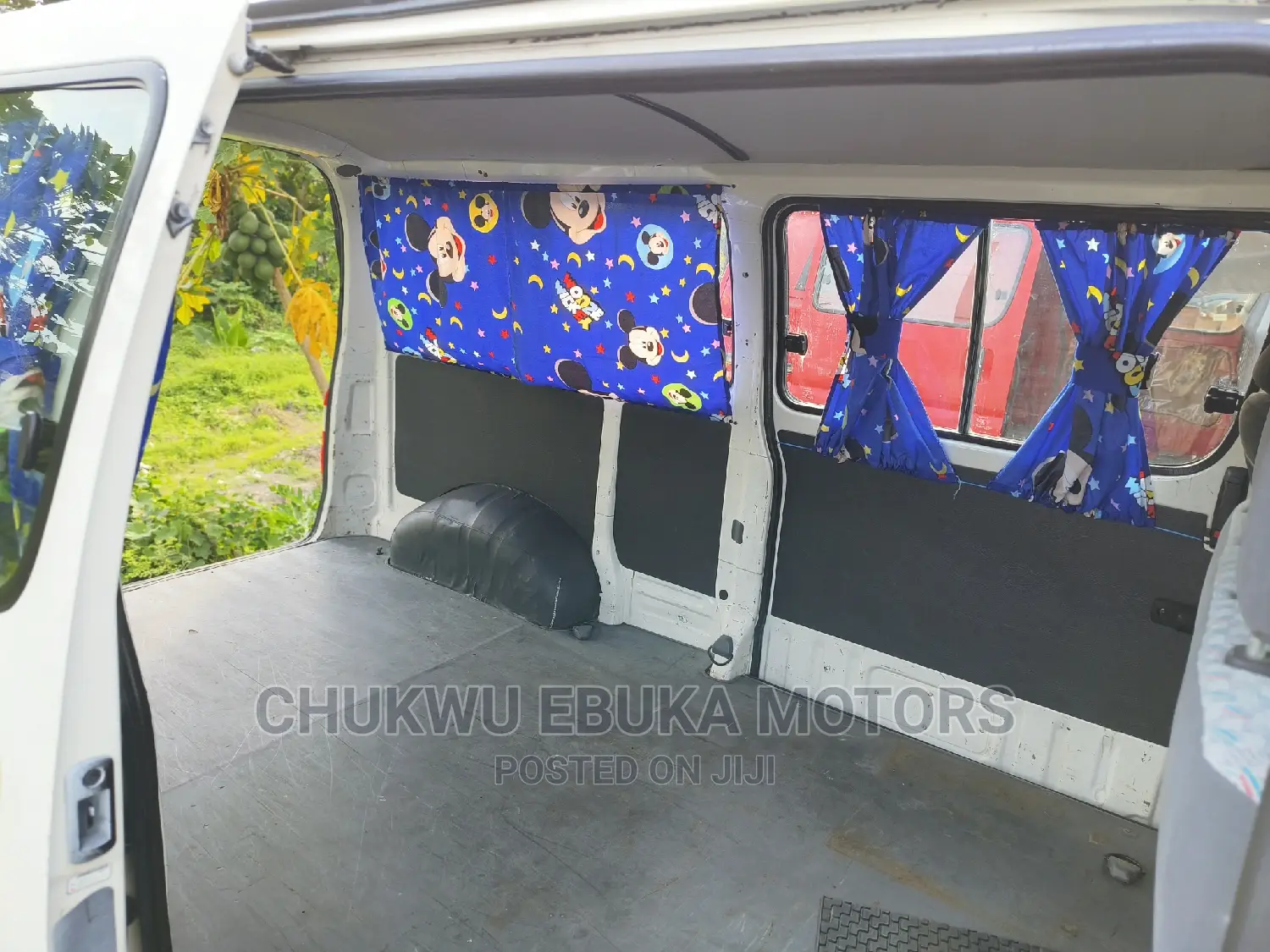 Toyota HiAce 2005 White