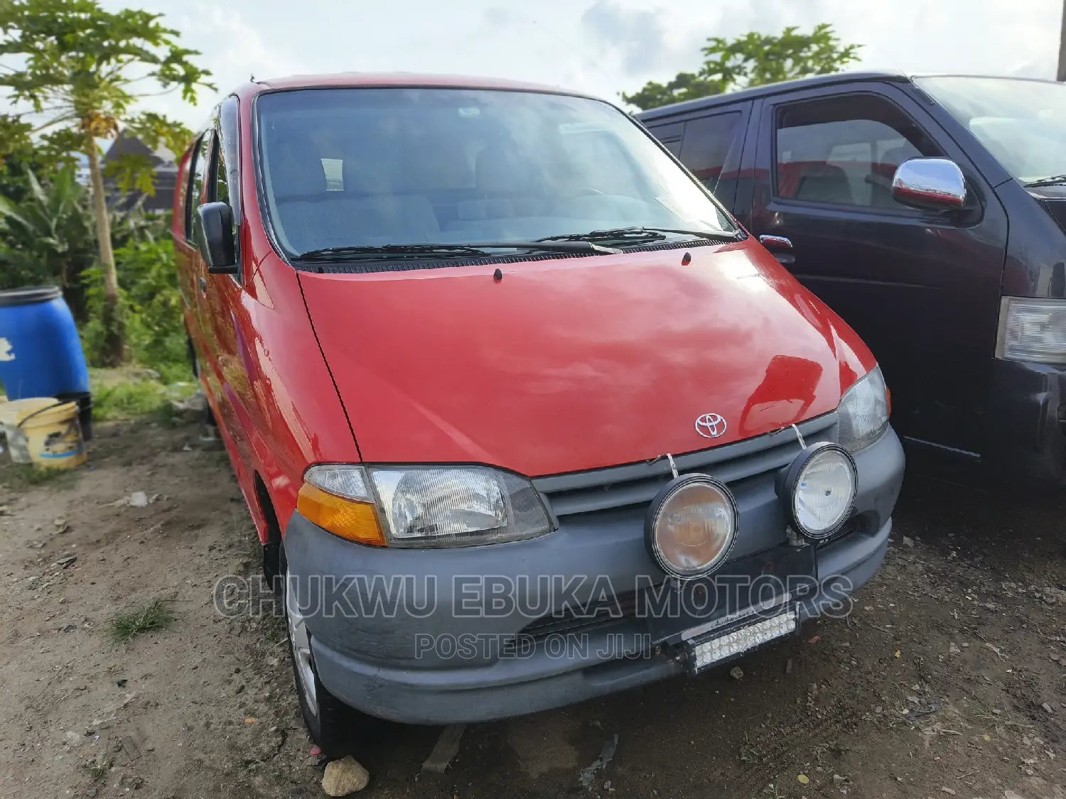 Toyota HiAce 2005 Red