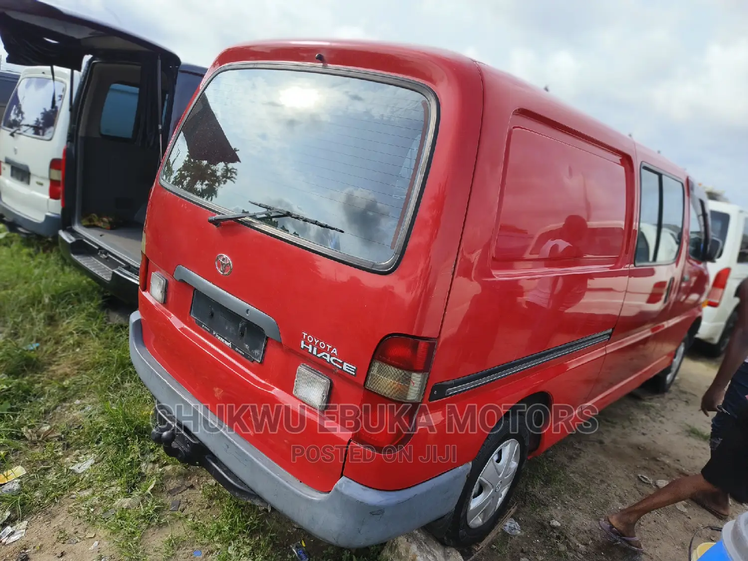 Toyota HiAce 2005 Red