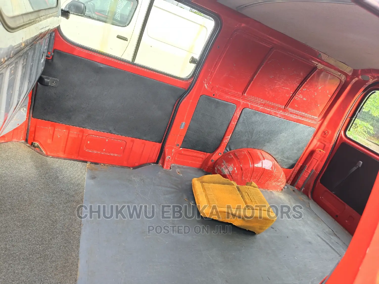 Toyota HiAce 2005 Red