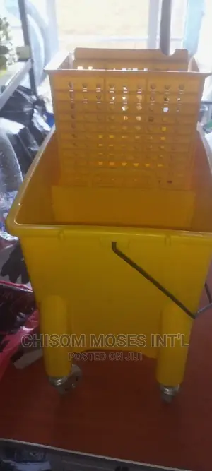 Industrial Mobing Bucket