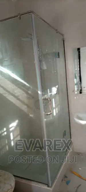 10mm Tempered Glass Shower Cubicle. Customize Type