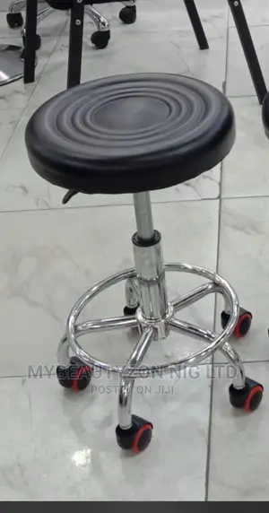 Manicurist Stool With Wheels