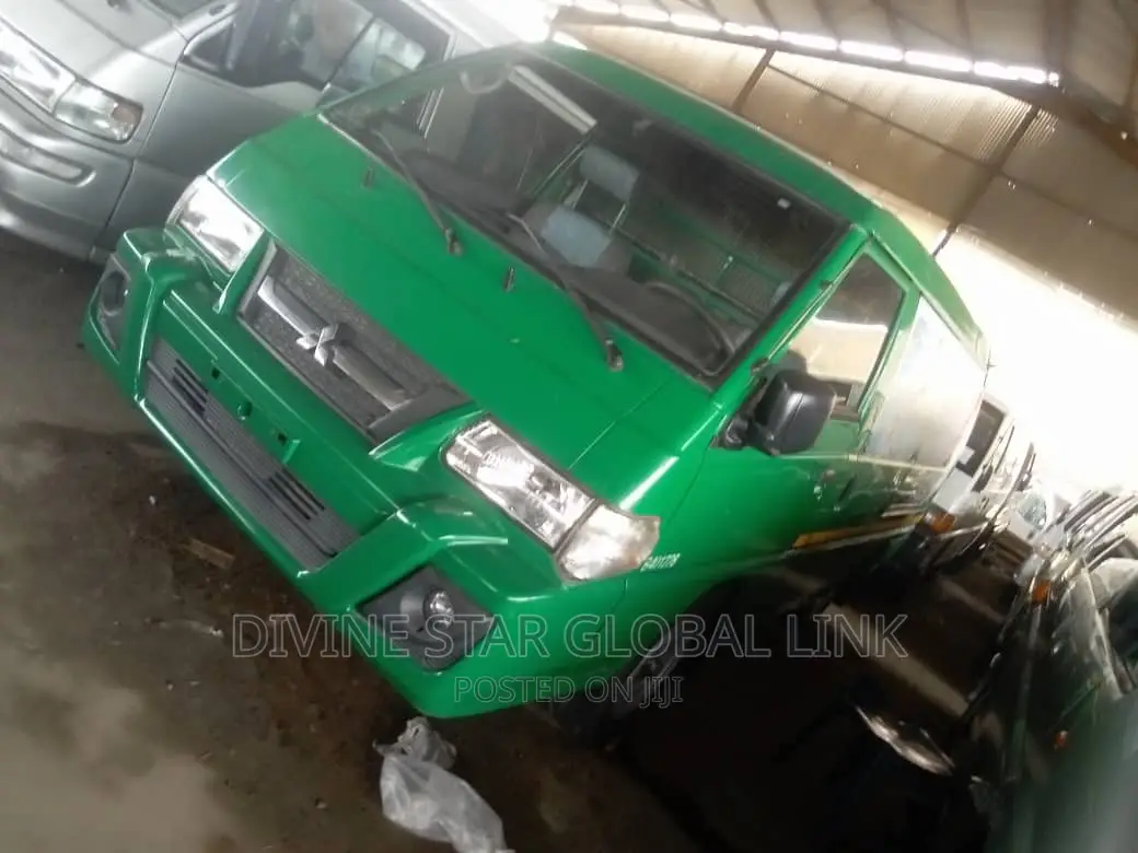 Mitsubishi L300 2005 Green