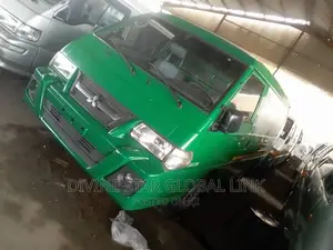 Mitsubishi L300 2005 Green