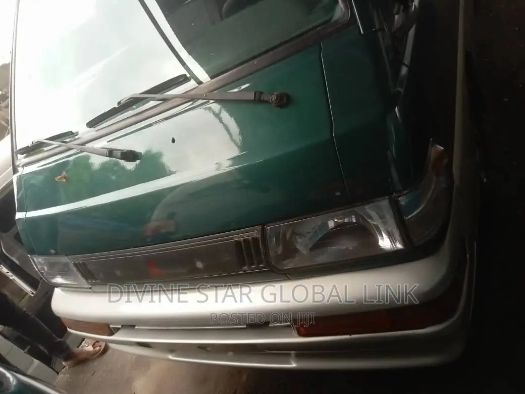 Mitsubishi L300 2005 Green