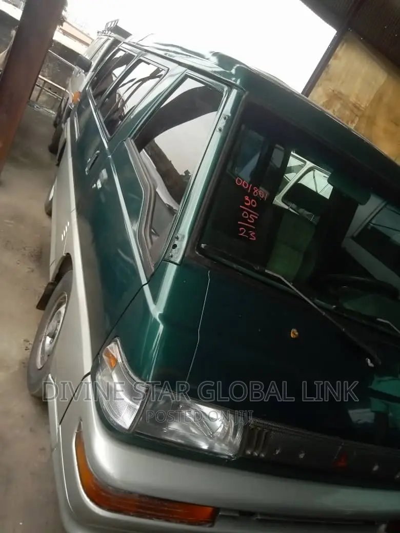 Mitsubishi L300 2005 Green