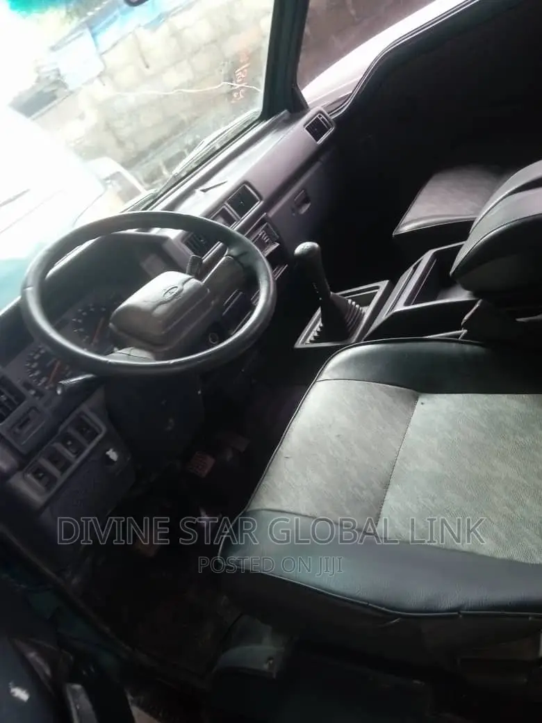 Mitsubishi L300 2005 Green