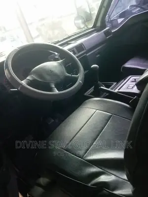 Mitsubishi L300 2005 Grey