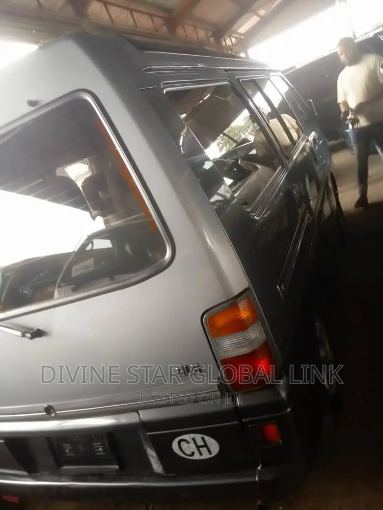Mitsubishi L300 2005 Grey