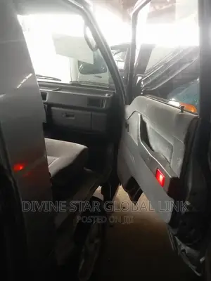 Mitsubishi L300 2005 Grey