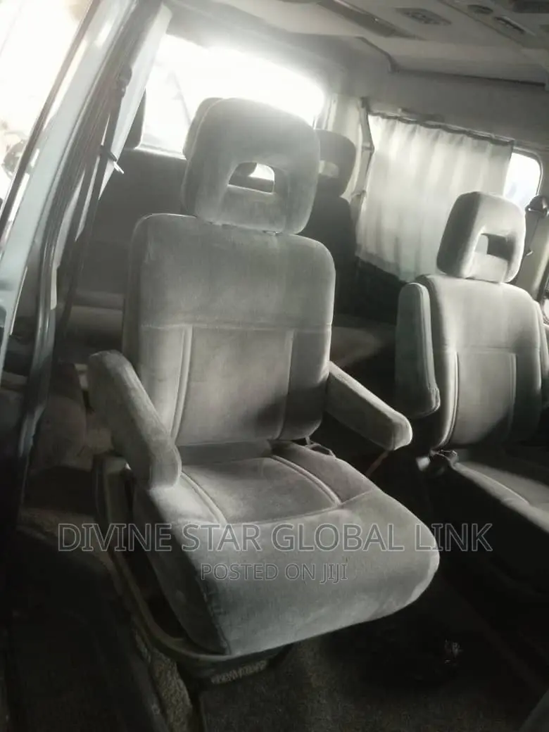 Mitsubishi L300 2005 Grey