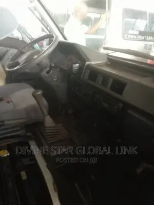 Mitsubishi L300 2005 Silver
