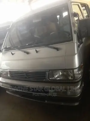 Mitsubishi L300 2005 Silver