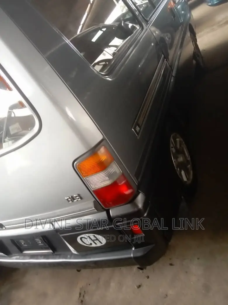Mitsubishi L300 2005 Silver