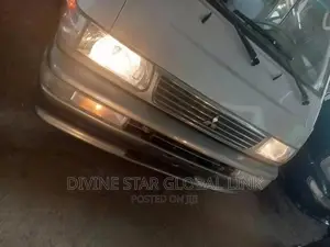 Mitsubishi L300 2005 Silver