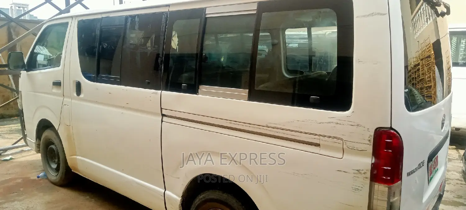 Hiace Bus Ready for Hire
