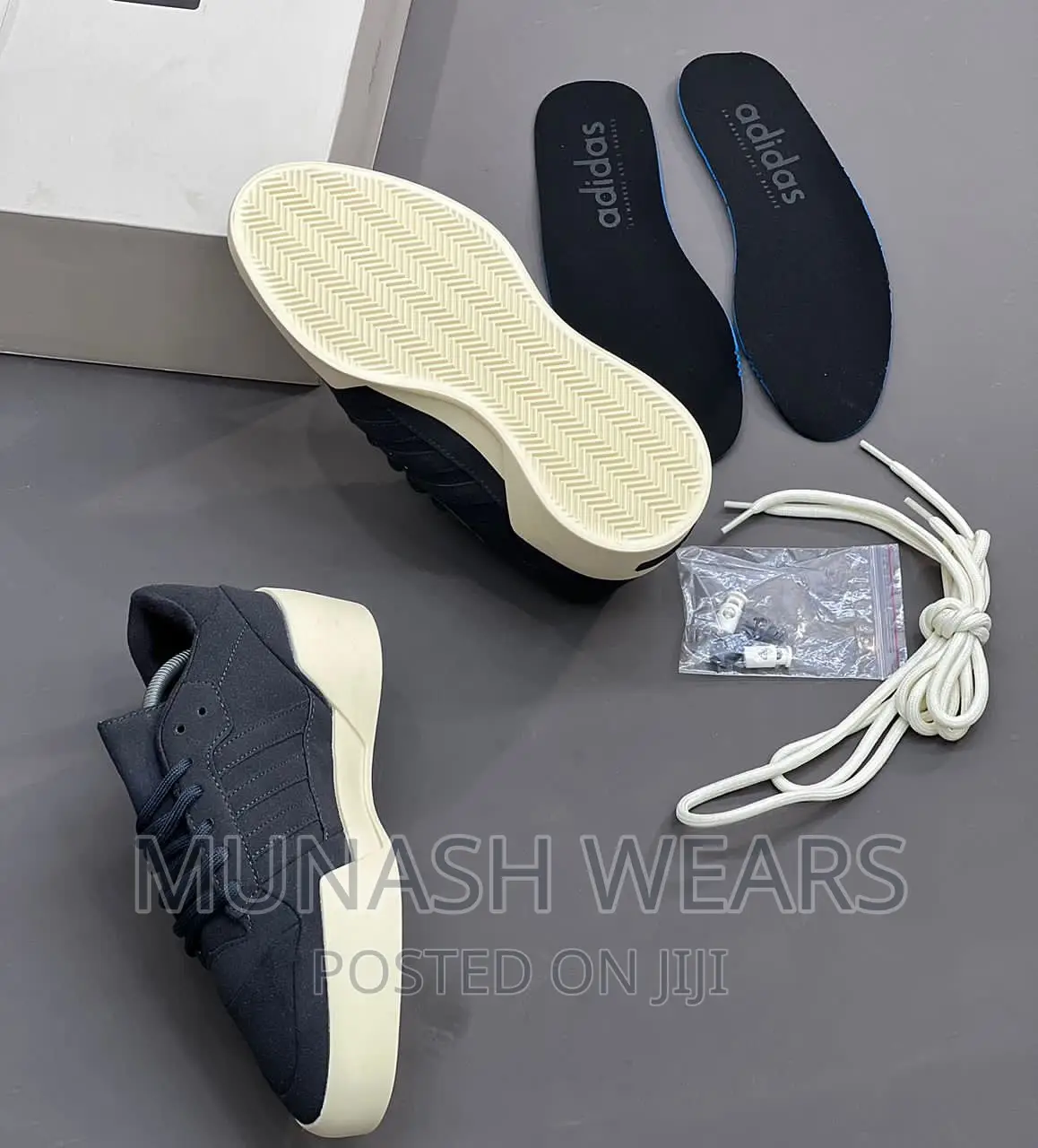 Adidas Sneakers