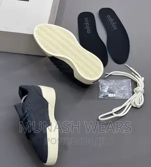 Adidas Sneakers