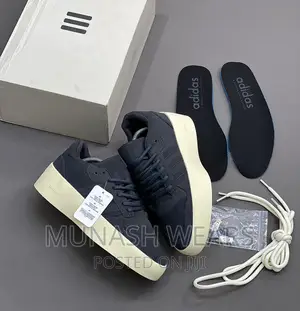 Adidas Sneakers