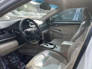 Toyota Camry XLE V6 4dr Sedan (3.5L 6cyl 6A) 2013 White