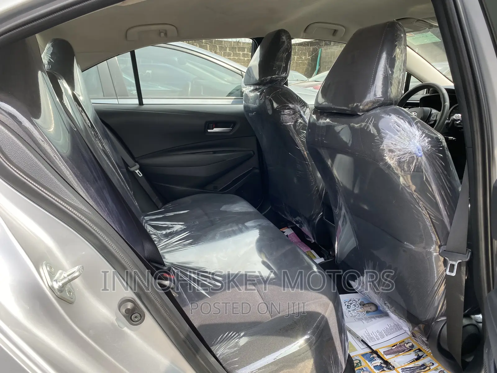 Toyota Corolla LE 2021 Silver