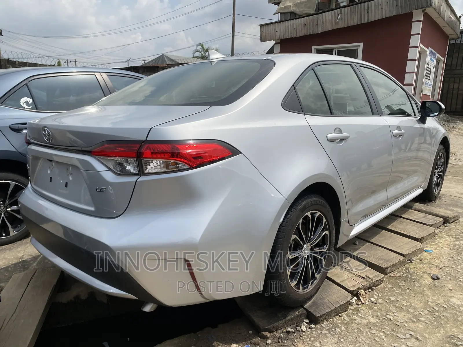 Toyota Corolla LE 2021 Silver