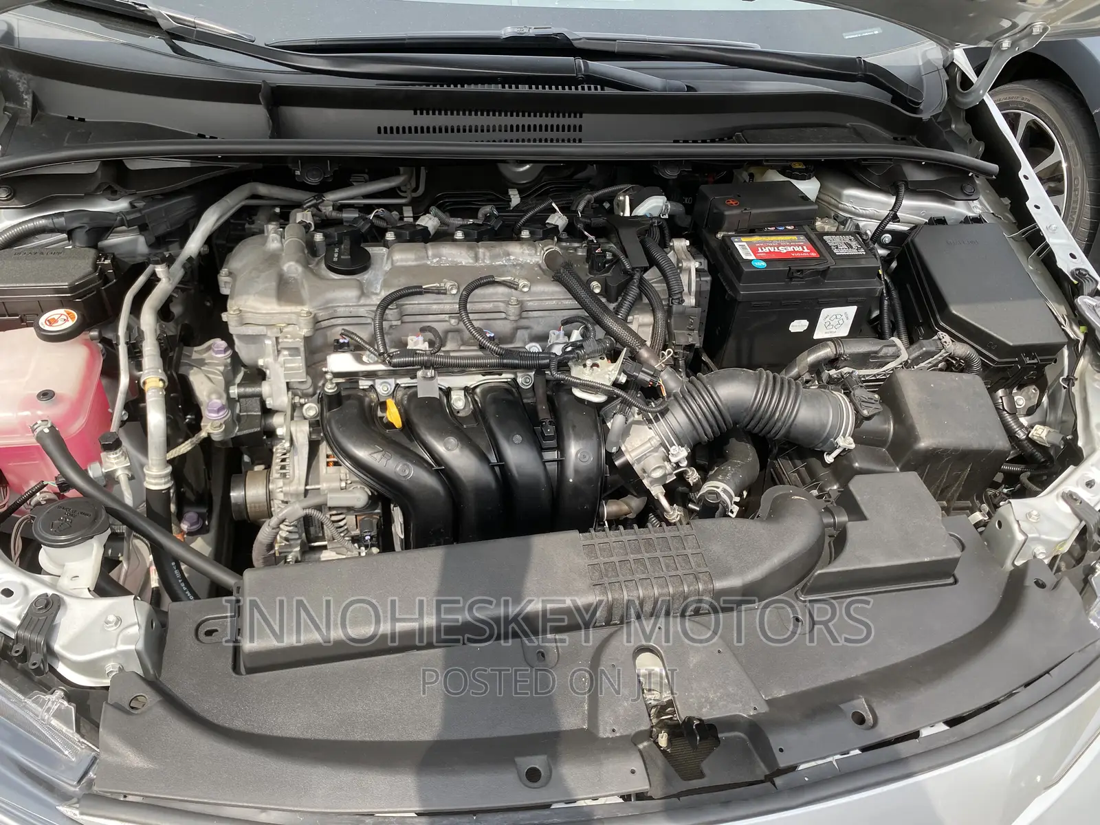 Toyota Corolla LE 2021 Silver